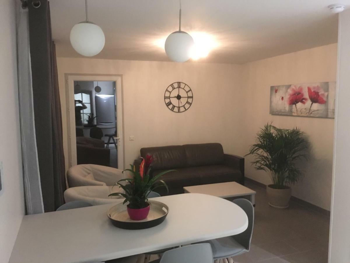 Au Tilleul Daire Mezieres-sur-Seine Dış mekan fotoğraf